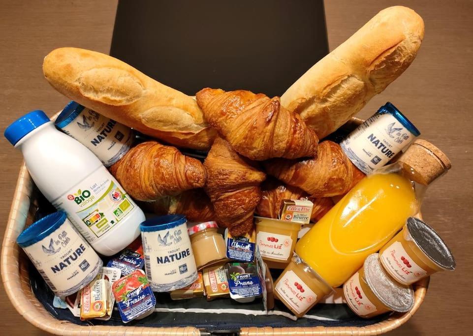 Gite "La Bulle De Lena" Avec Petit-Dejeuner Garage Et Parking Flavigny المظهر الخارجي الصورة